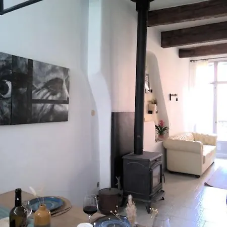 Apartment Maison Authentique 2 Chambres *
